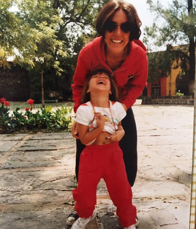 En un tierno texto, la nieta de Sylvia Pasquel señaló: "¡Te amo, te admiro y te respeto tanto mamita! Gracias por ser mi pilar, mi ejemplo, mi apoyo más grande. Eres y siempre serás mi todo".