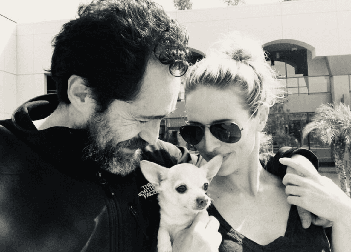 Ante esta irreparable pérdida, Demián ha seguido generando nuevos proyectos cinematográficos y en días memorables como el cumpleaños de Stefani o en su primer aniversario luctuoso, la ha recordado con algunas imágenes en redes. Además, trascendió que decidió poner a la venta la casa dónde encontró a su mujer sin vida.