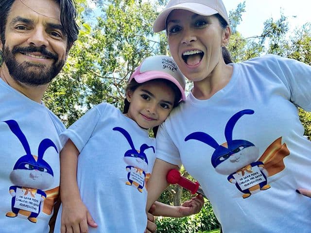 “Dicen que los hijos son tus grandes maestros. Aitana llegó a mi vida a darme grandes lecciones. ¡Gracias por llenar el hueco que me hacía falta y ayudarme a ser un mejor papá!”, escribió en sus redes sociales el orgulloso papá.