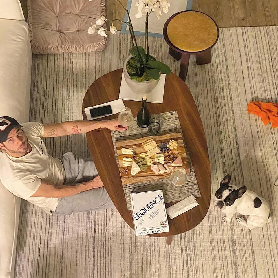 Además, con este ‘encierro’ le enseñan a mucha gente cómo convivir en pareja, y no solo eso, sino también cómo disfrutar en armonía.
<br>