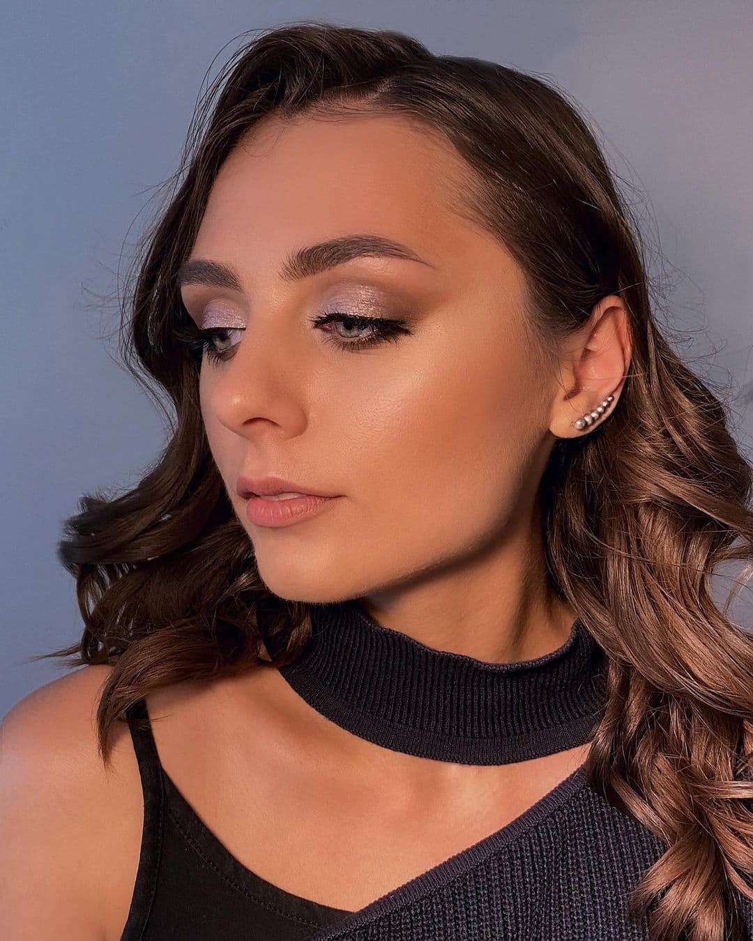 <b>Sombras en tonos malva </b>
<br>
<br>Para las chicas que disfrutan de looks más naturales y minimalistas, es momento de experimentar con variedades de sombras en colores capuchino, rosa o malva. La idea es crear profunidad y un look de maquillaje de pasarela con ojos almendrados.