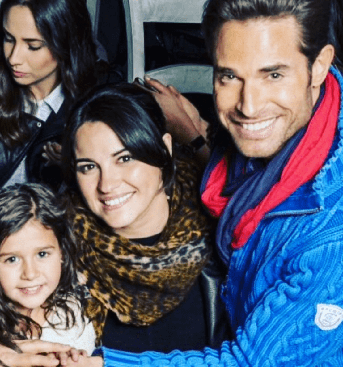 Luego de que se confirmara que es su hija biológica, los planes se le vienen abajo y él tiene que hacerse cargo de la niña hasta que aparezca su mamá. En ese transcurso de la historia conoce a Renée, Maite Perroni. La buena química entre los actores se reflejó en pantalla y, a pesar de que han pasado 3 años desde su primera transmisión, Sebastián Rulli y Anifer, Regina Graniewicz, demostraron que resultó una amistad a partir de la exitosa telenovela.