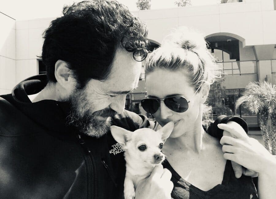 "La hermosa, angelical y talentosa presencia de mi Stefanie será echada de menos profundamente y permanecerá en nuestros corazones para siempre", despido el actor a su esposa.