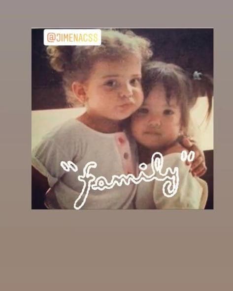 En una imagen de Daniela, cuando era pequeña, la conductora escribió: “Family forever”.