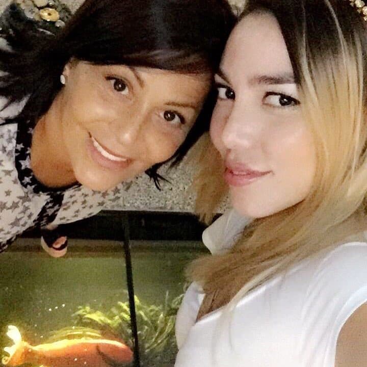 Frida Sofía reaccionó al respecto y a través de la periodista Verónica Bastos afirmó que las sospechas eran ciertas. “Por supuesto que teníamos que preguntarle a Frida qué es lo que está pasando (…) Le he preguntado y simplemente me ha contestado con una carita de tristeza y de decepción. Dice que es una de las cosas más de lo que está saliendo de todo este problema”, indicó.
