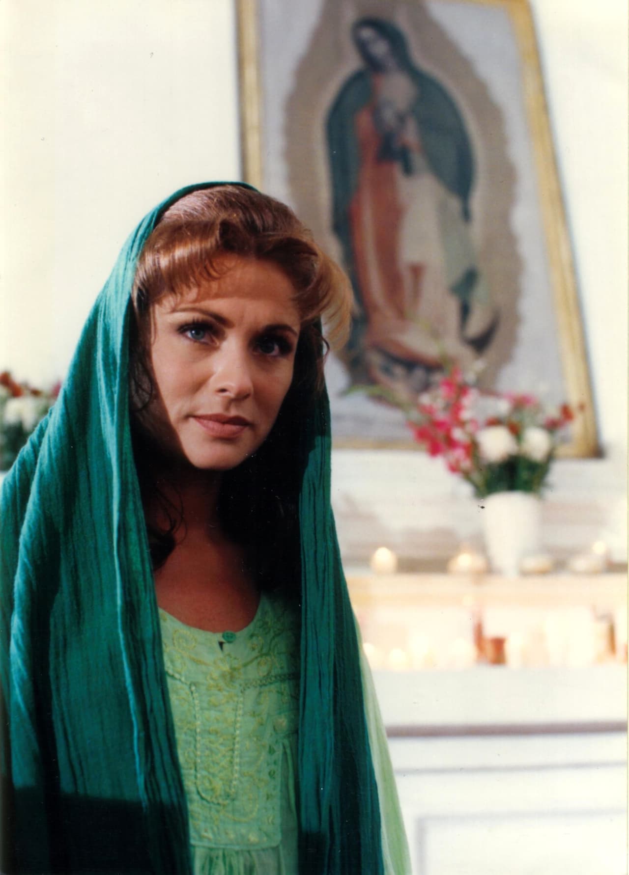 Unos años más tarde, Leticia Calderón interpretó este papel en la versión mexicana de dicha telenovela, llamada “Esmeralda”.