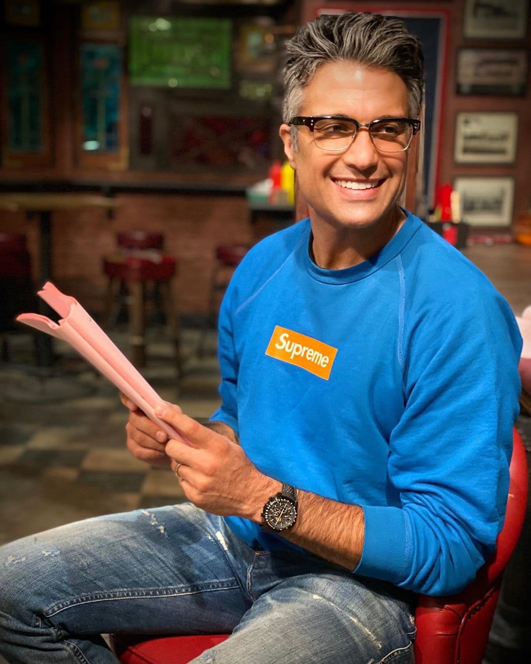Jaime Camil no solo es querido en México, ha hecho carrera a nivel internacinal, especialmente en el mercado latino en Estados Unidos. Su nombre real es mucho más largo que el que utiliza normalmente: Jaime Federico Said Camil Saldanha da Gama.