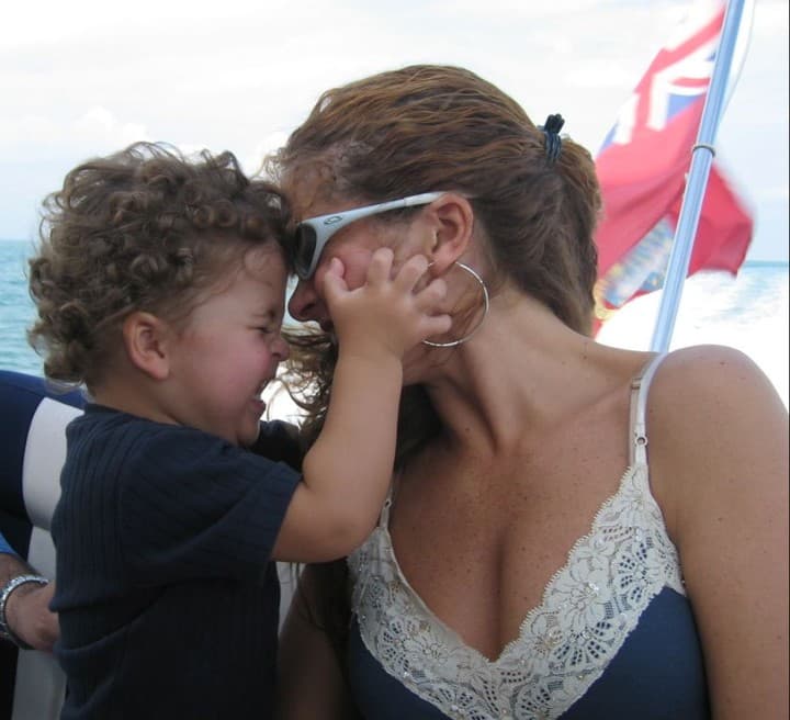 Lucero comparte foto de su infancia y luce idéntica a su hija Lucerito Mijares