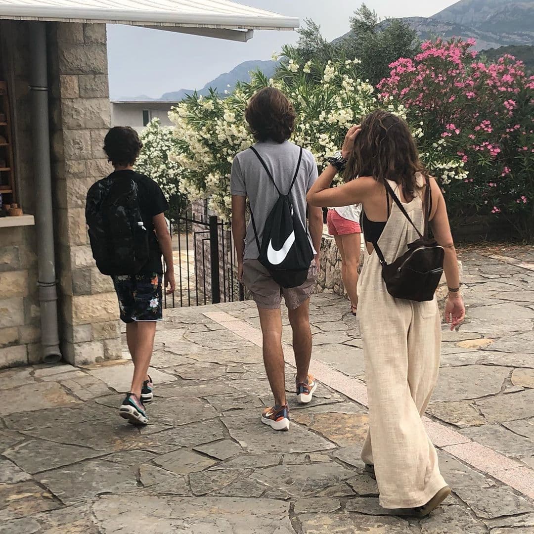 Además, ha compartido postales de los momentos en los que convive con los hijos de él.