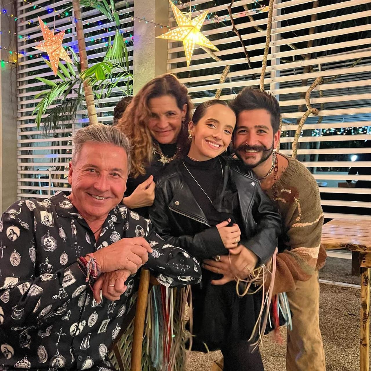 Ricardo Montaner publicó una imagen en lo que esparaba por conocer a la bebé de Camilo y Evaluna.