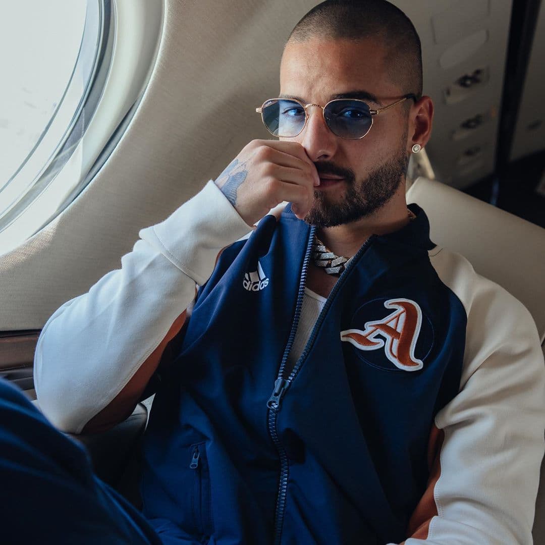El cantante, cuyo nombre real es Juan Luis Londoño Arias, no le teme a la transformación, pues ha tenido desde el cabello de colores hasta cortes de cabello extravagantes. 
<br>
