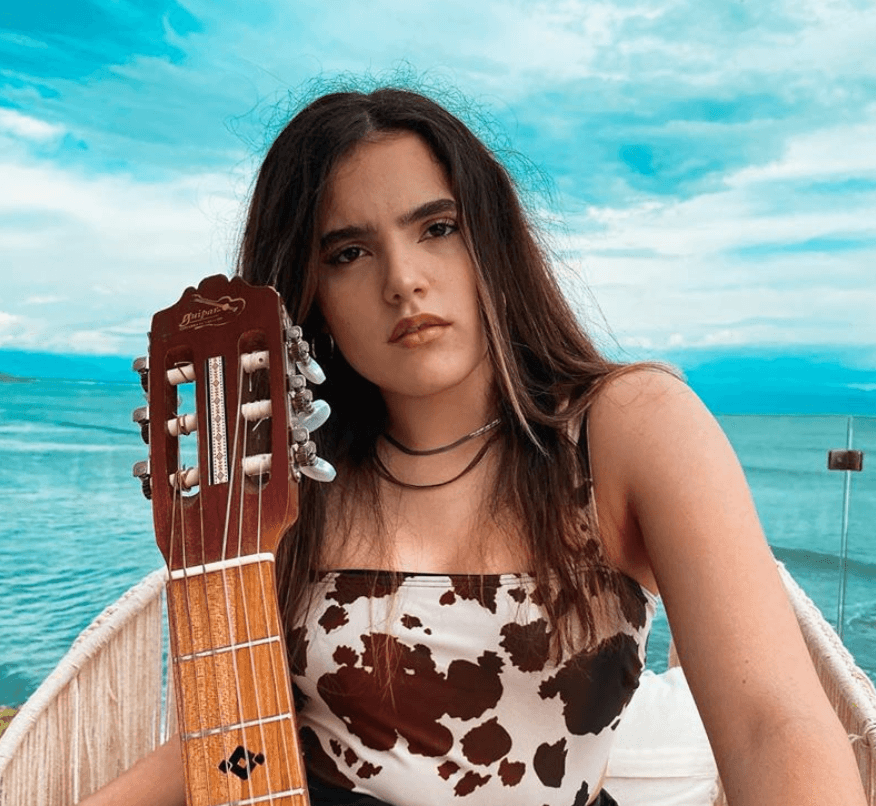 La cantante, Camila Fernández tiene dos guapos hermanos.