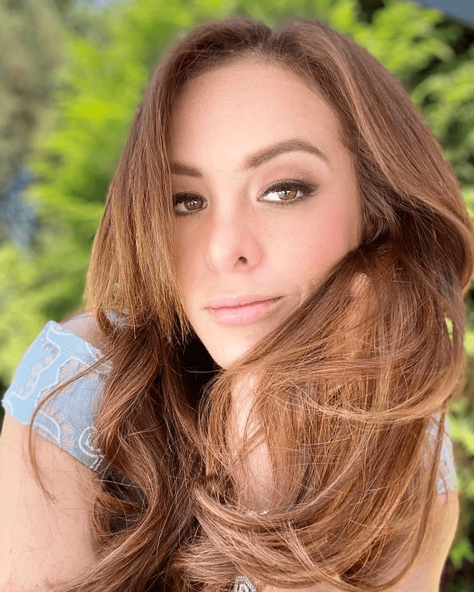 <b>Begoña Narváez</b> es una de las actrices que no se resistió a los encantos del actor. En el 2007, ambos participaron en 'Muchahitas como Tú' y ahí fue donde se dio el flechazo. Los actores no han hablado mucho del romance que tuvieron, ya que aparentemente fue breve.