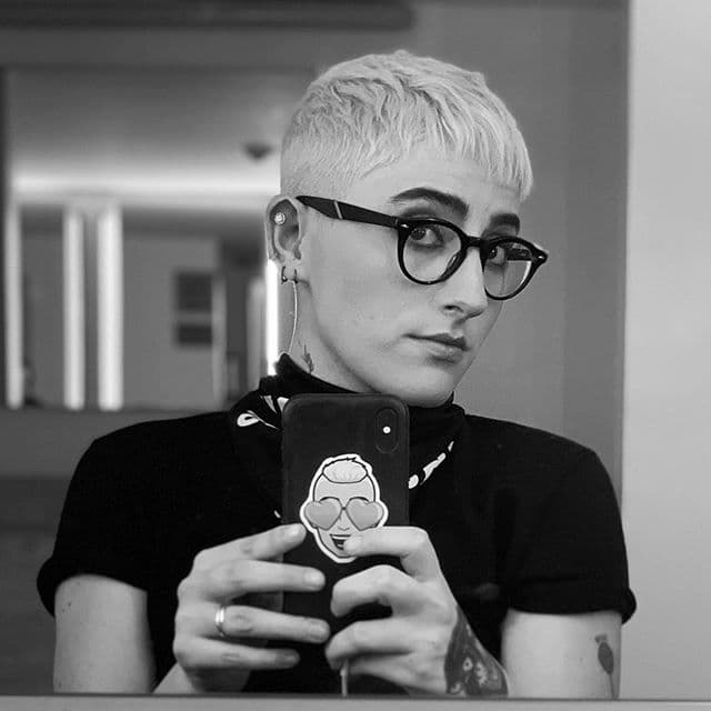 Maca Carriedo: Tu problema no fue la homosexualidad, tu problema fue ser drogaditcto, adicto a la atención... eso, por cierto, lo eres aún. Vas tarde y del lado equivocado, por suerte. Hoy como cuando te perdías por días enteros, sólo puedo sentir tristeza por ti.
