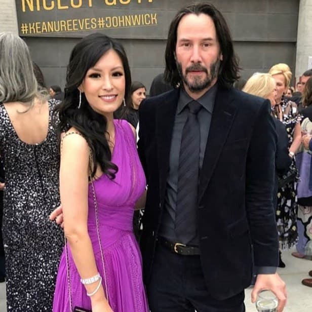 Aunque Reeves es conocido por su trabajo desde la década de los 90, sus roles recientes en John Wick 3, Always Be My Maybe, y Toy Story 4, lo han impulsado nuevamente a ser el “celebrity crush” del momento.