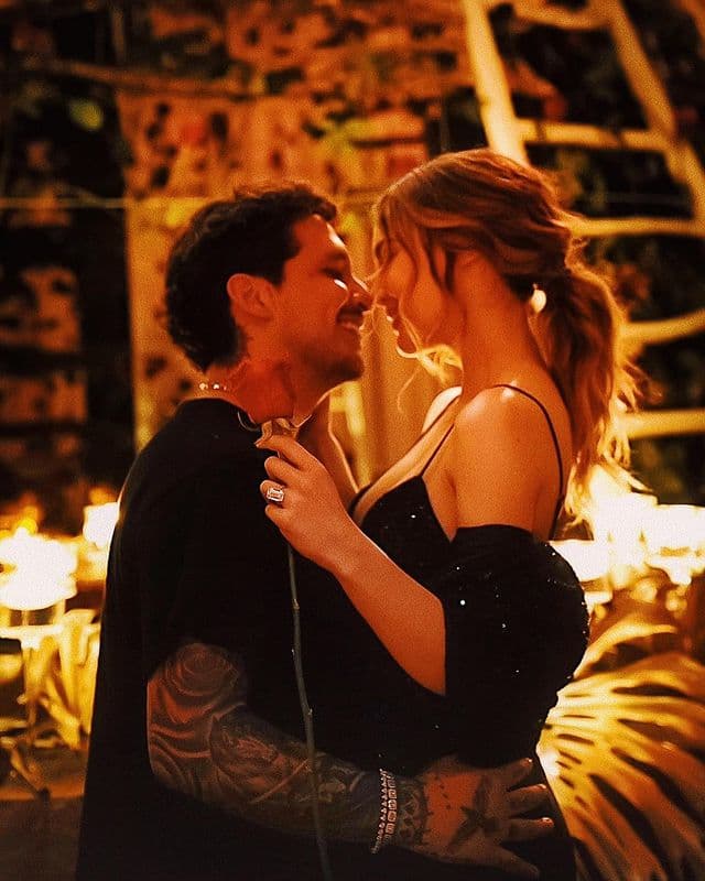 ¡Belinda y Christian Nodal se comprometieron!