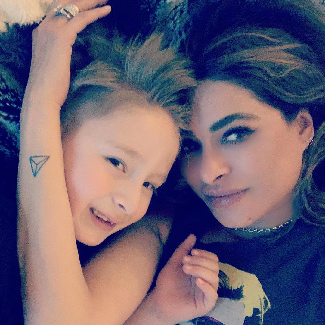 A pesar de que Galilea siempre ha preferido mantener su vida personal en privado, ocasionalmente comparte imágenes de su primogénito con el hashtag #AmorDelBueno. 
<br>