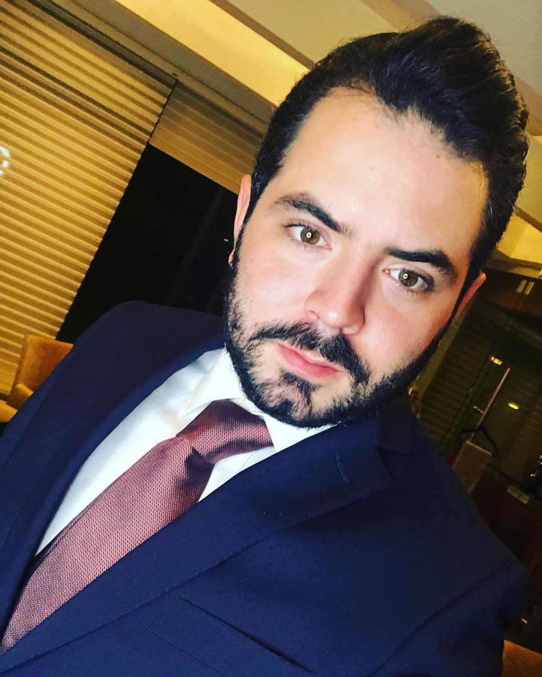 Todos los hijos de Eugenio Derbez tienen nombres bastante peculiares y, aunque el de José Eduardo suena como el más común, su nombre completo es bastante largo, José Eduardo Eugenio González Martínez del Río.