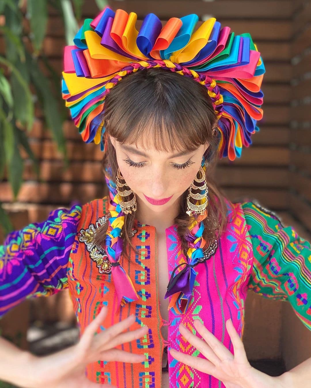 La muñeca Mazhahua es conocida como una de las artesanías más queridas y típicas del país, la cual está hecha de popelina, borra, listones, estambre y pintura.