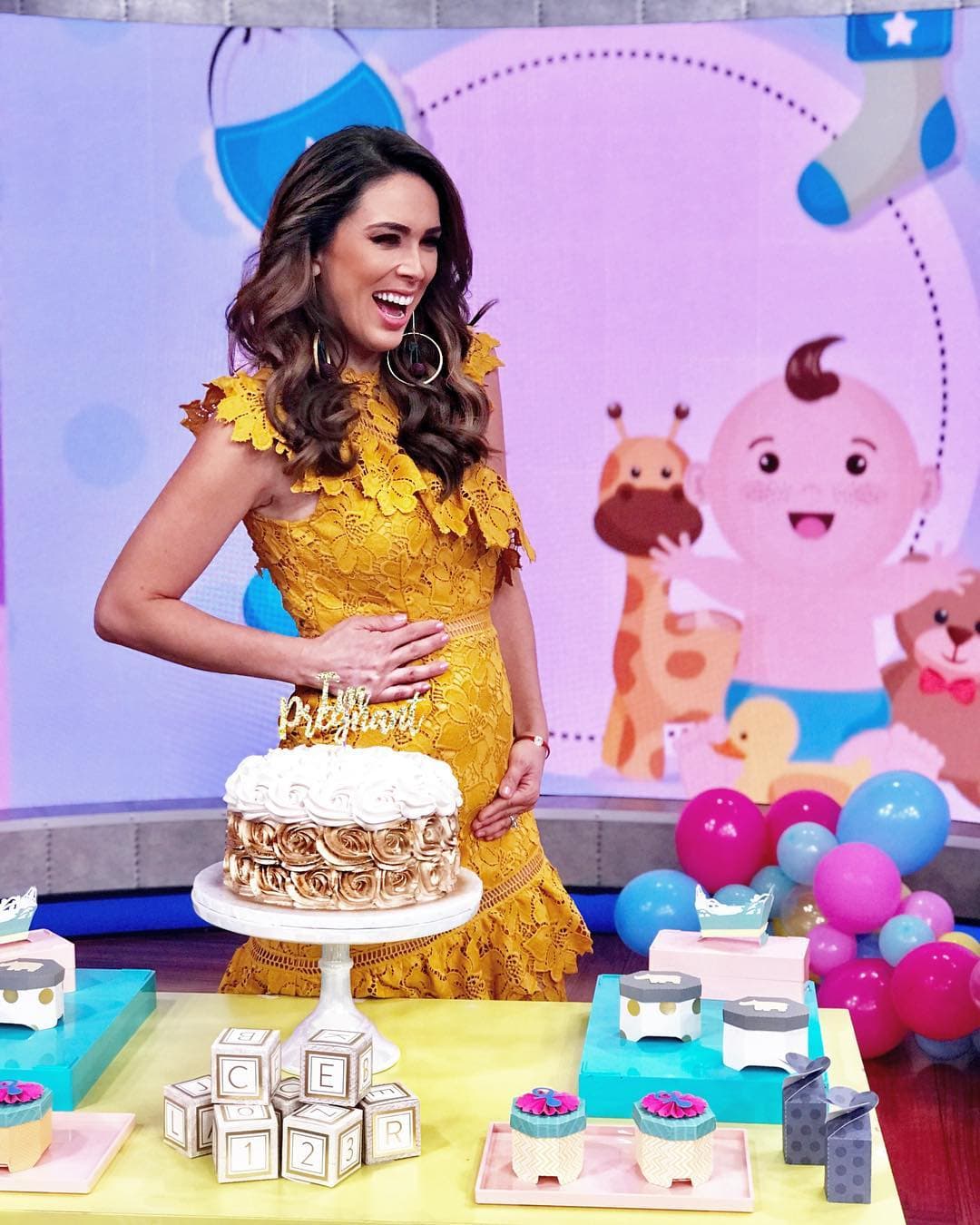 Así dio a conocer Jacky Bracamontes que le dará hermanitos a sus tres pequeñas Mini-Jacky, Carolina y Renata Fuentes.