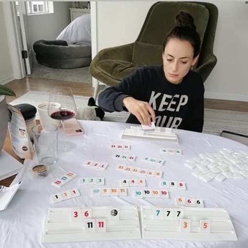 Hace unas semanas, varios medios de comunicación señalaban que la pareja había terminado, solo porque vieron a Marimar con su amigo Juan Pablo Medina, pero ella salió a responder molesta.
<br>