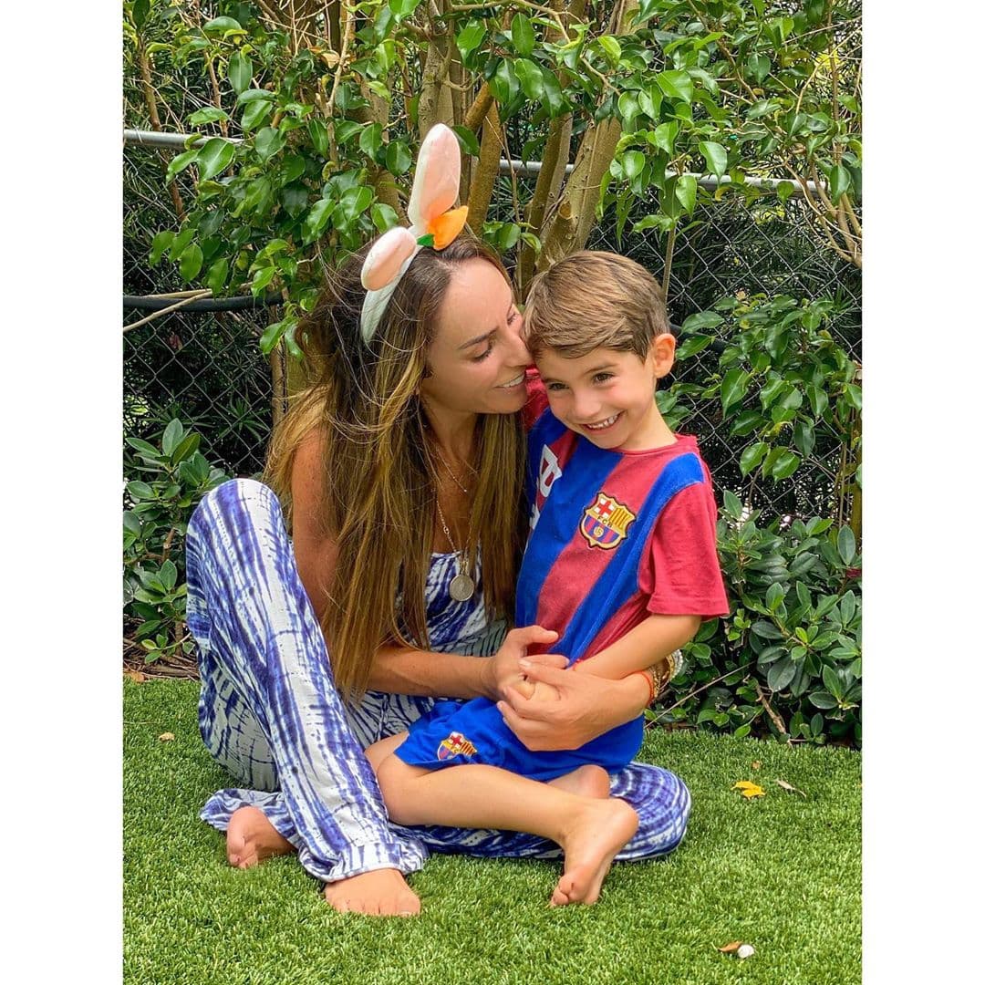 Bosco: hijo de Inés Gómez Mont y Victor Álvarez Puga.