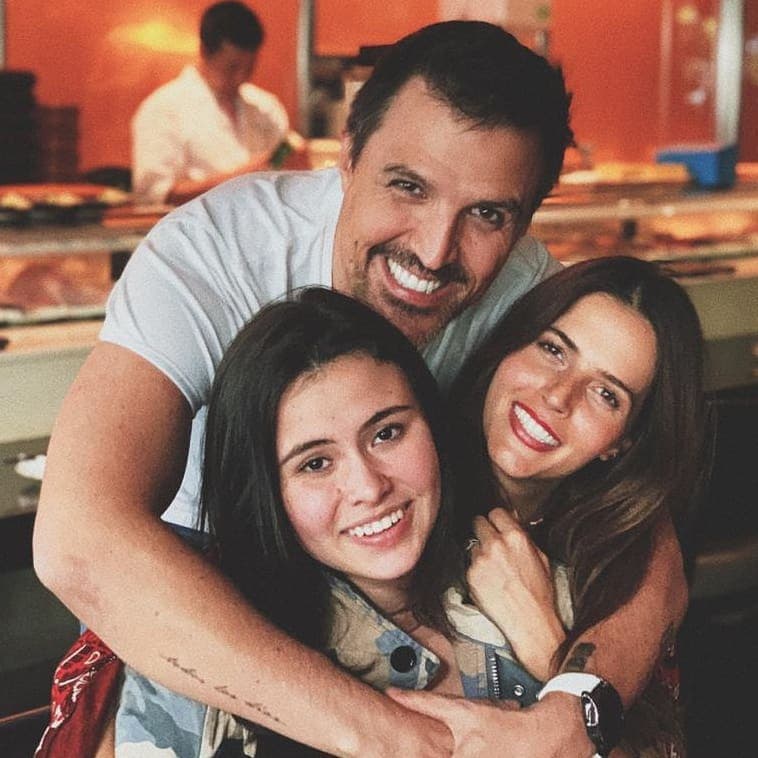 Para Billy, Kira será su tercera hija, ya que en su primer matrimonio procreó a Alexandra y Max, ambos son unos adolescentes.