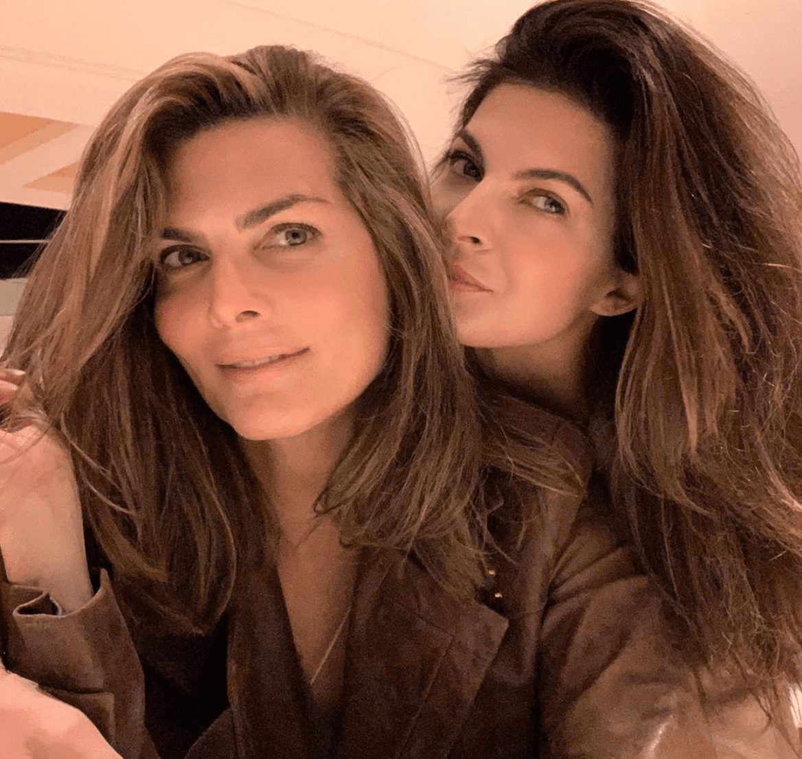 Desde el 2015 mantiene una relación sentimental con la modelo y fotógrafa Yaya Kosikova. Y sin duda, está viviendo el mejor momento de su vida, pues en enero de este año, la conductora le pidió matrimonio.